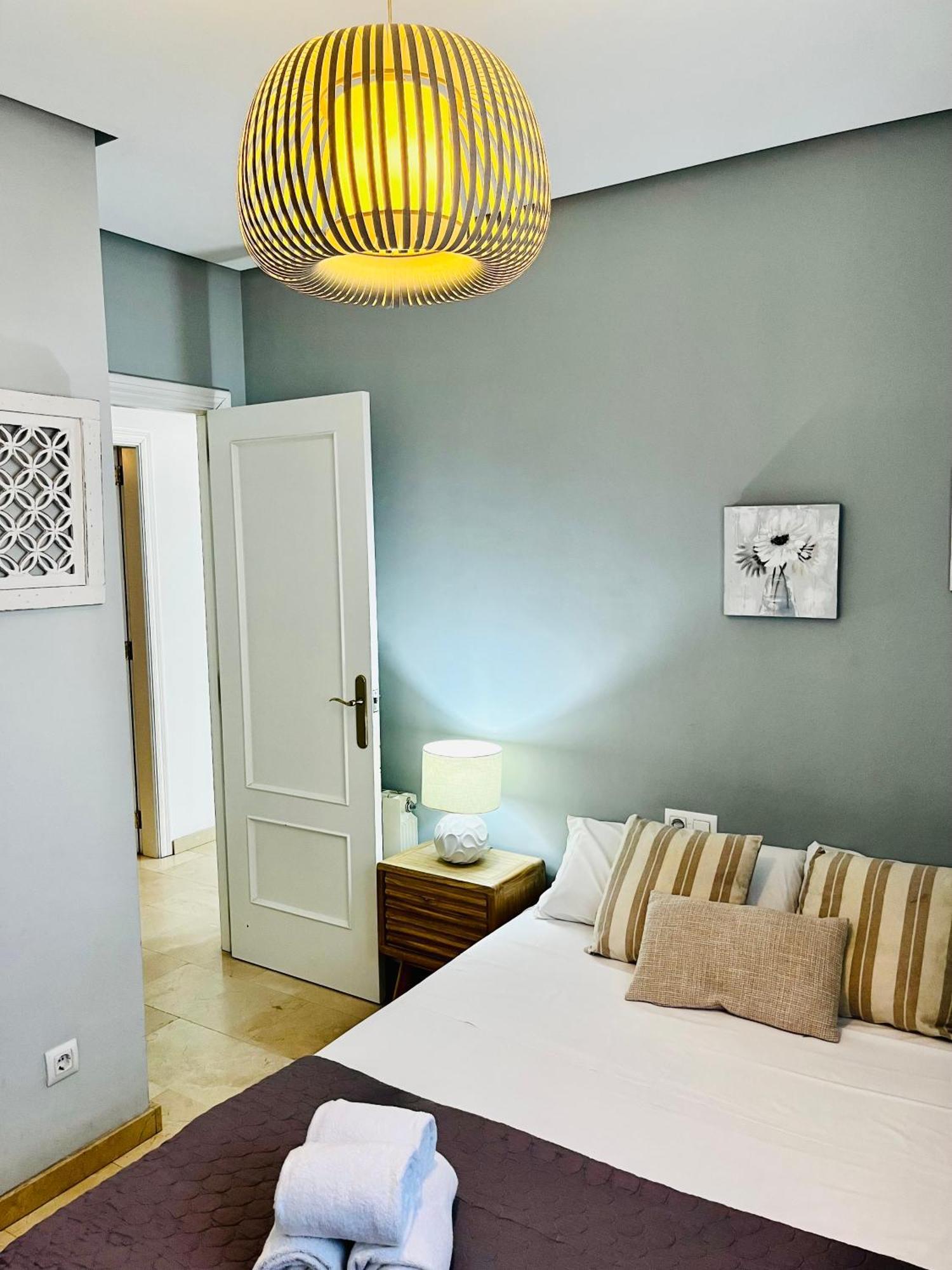 Travel Habitat Atico Calle Comedias Lägenhet Valencia Exteriör bild
